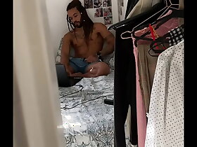 Me filmaram gozando vendo porno