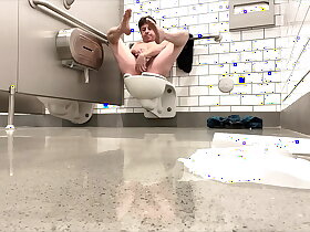 RISKY PUBLIC MASTURBATION ALMOST CAUGHT