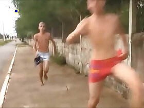 correndo de cueca