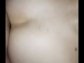 Bareback Outdoor Fick auf Bank am Waldrand bei Nacht