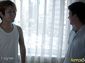 Japanese twink gets suck